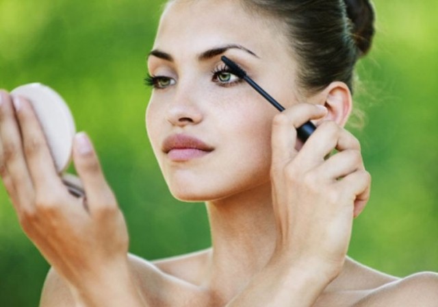 4 أخطاء ماكياج بحق الماسكارا 