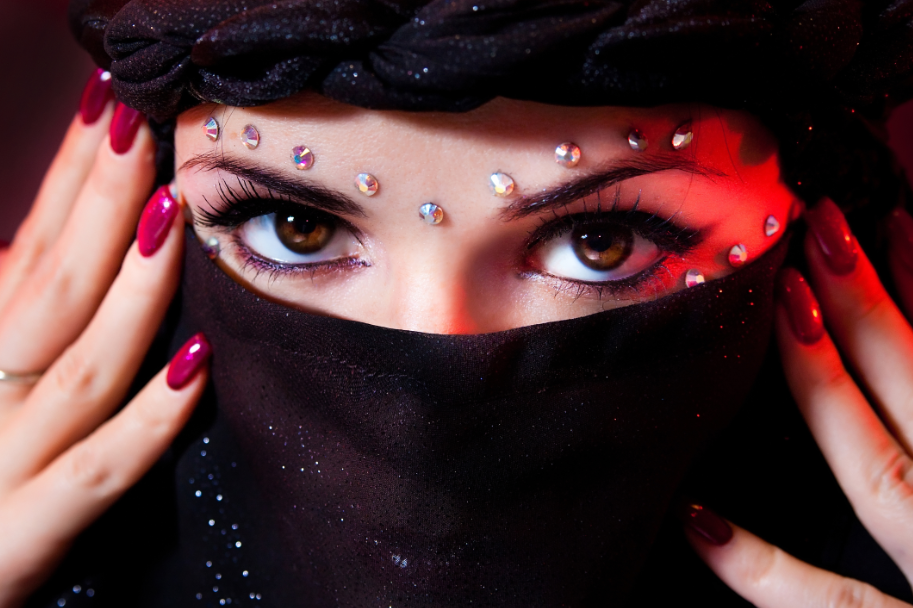 محجّبة؟ إبرزي عيونكِ في رمضان 