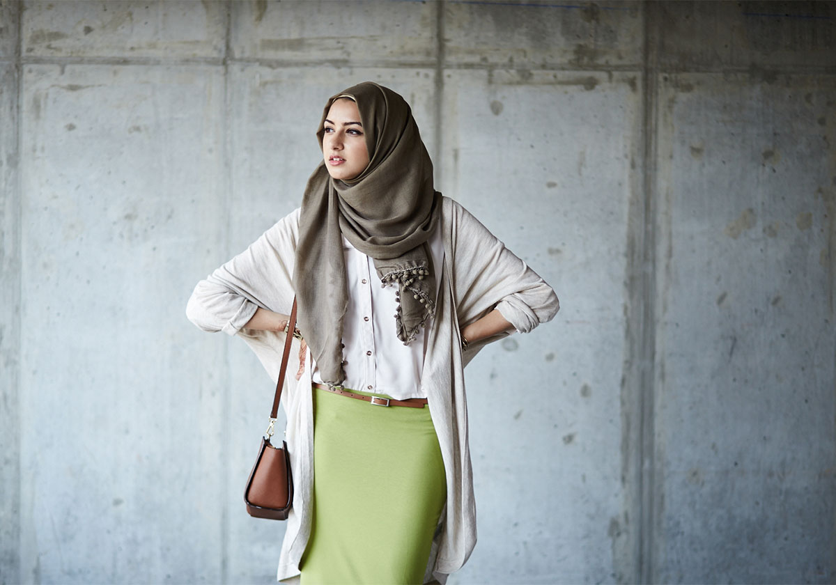 كيف تختارين لون الحجاب المناسب لملابسك؟