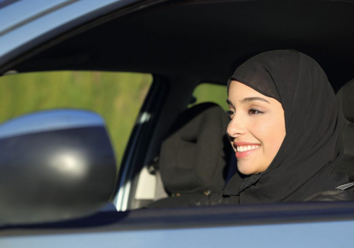 بعد السيارة المرأة السعودية تقود الشاحنات والدراجات النارية