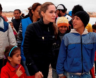 إنجلينا جولي في زيارة إنسانيّة للأردن