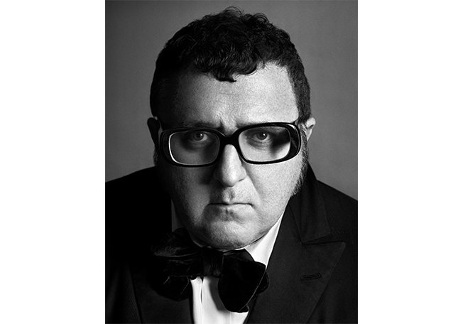 إكتشفي تفاصيل عرض مدير الابداع الفني في Lanvin، ألبير إلباز