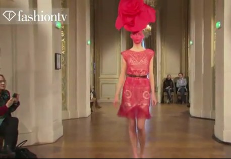 Alexis Mabille يختار الطبيعة والورد مصدراً لإلهامه