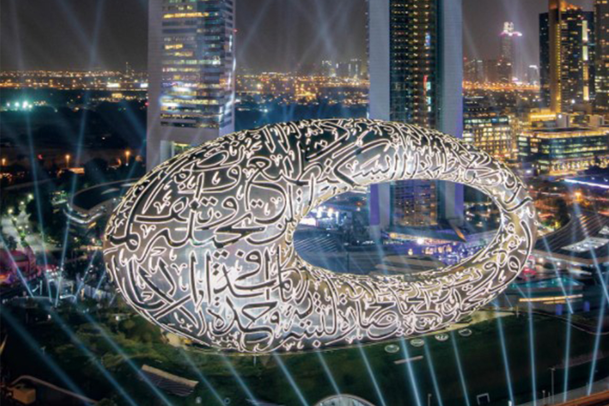 الشيخ محمد بن راشد يفتتح متحف "المستقبل" في دبي