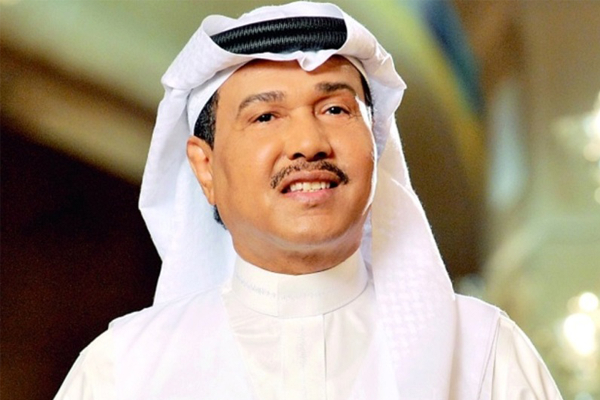 بعد الضجة التي سببها جواله القديم، محمد عبده يشتري موبايلا جديدا