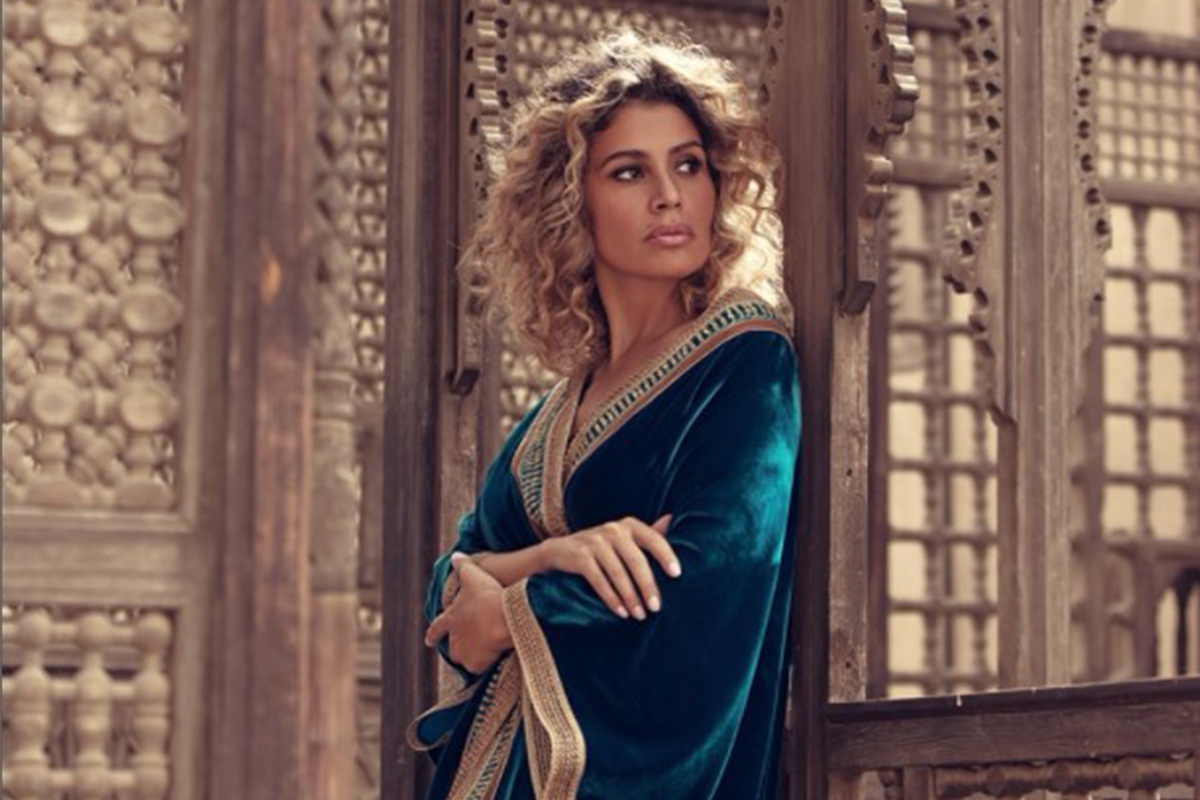 زينة عاشور زوجة عمر دياب السابقة تشارك في عرض مسرحي في موسم الرياض