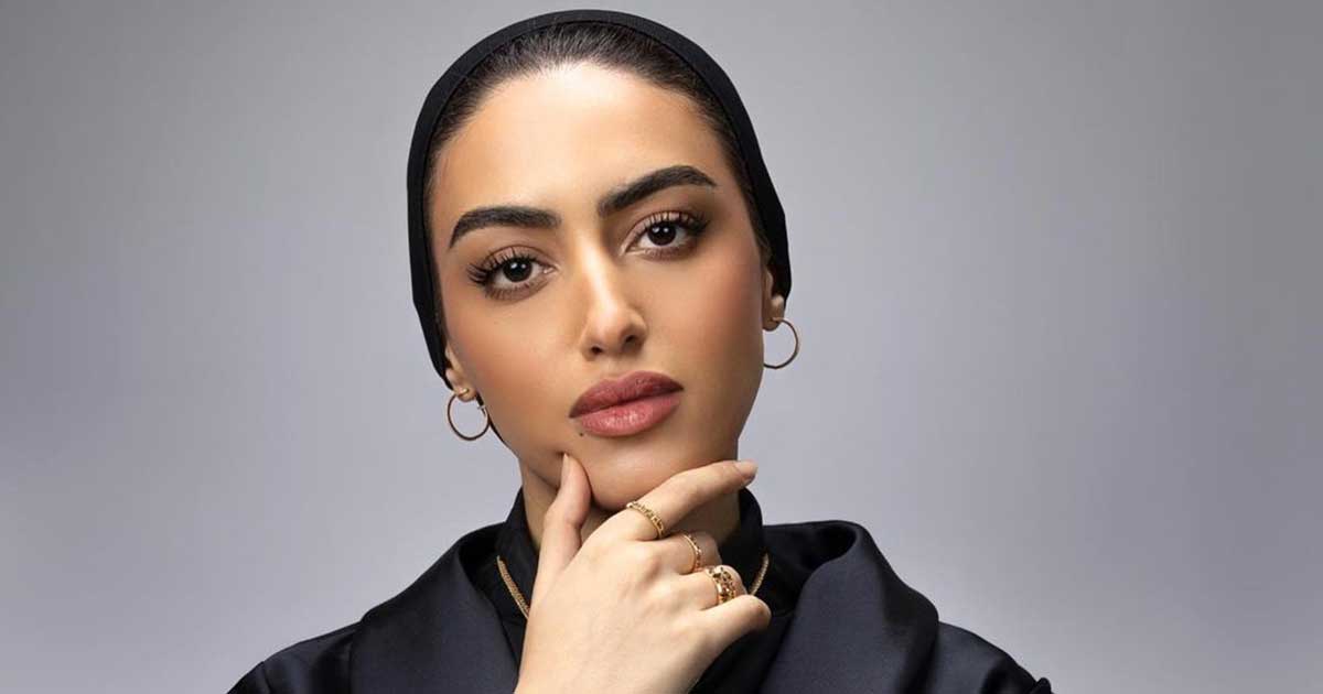 حيل المكياج تجعل بشرتك متوهّجة ومشرقة،