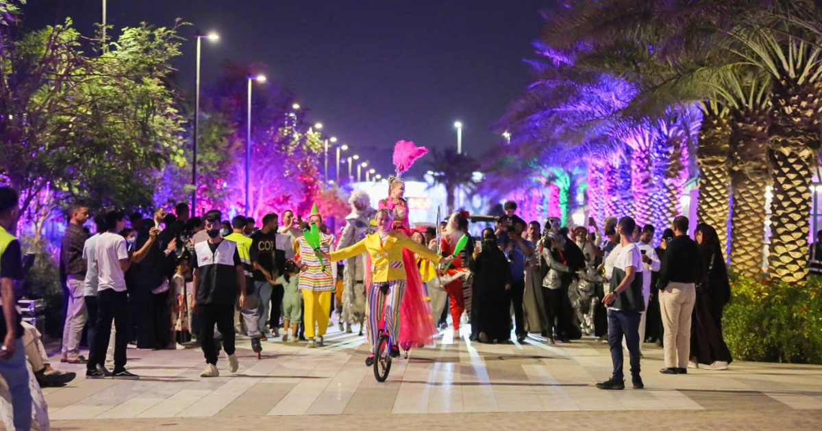 موسم جدة يسجل 4 ملايين زائر لـ 2800 فعالية منذ انطلاقه