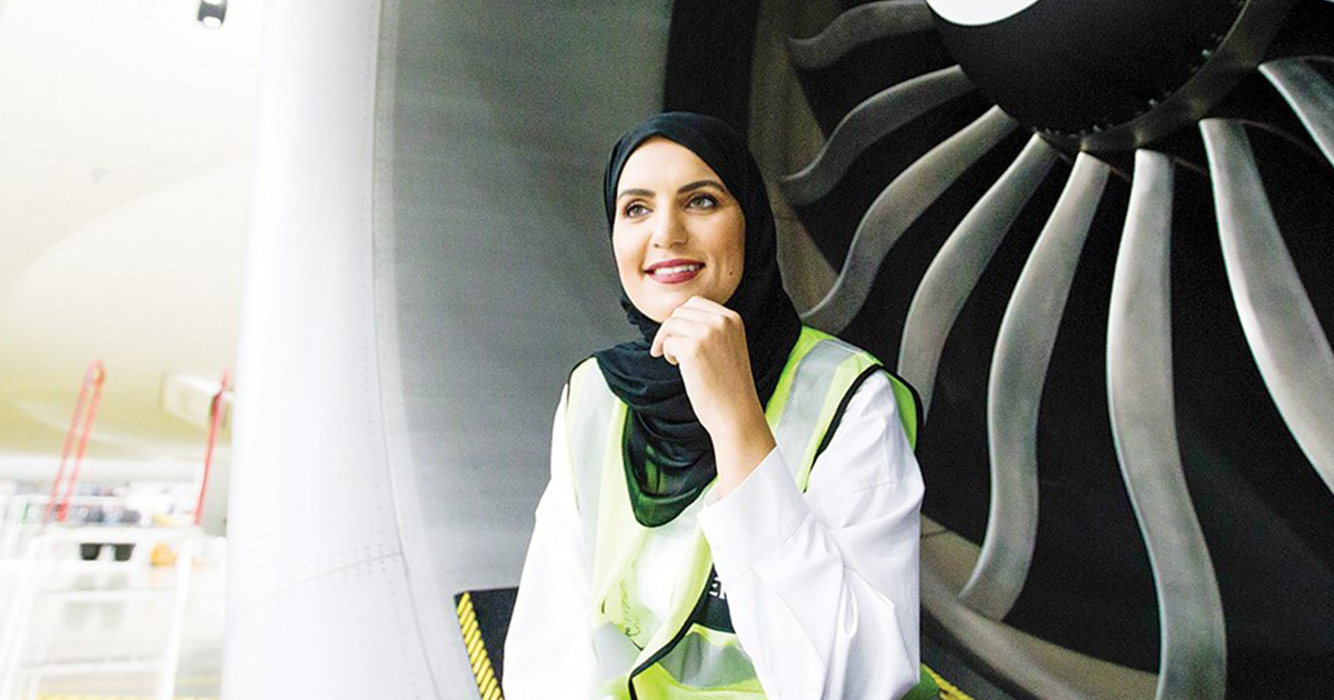 أول مهندسة طائرات إماراتية الدكتورة سعاد الشامسي