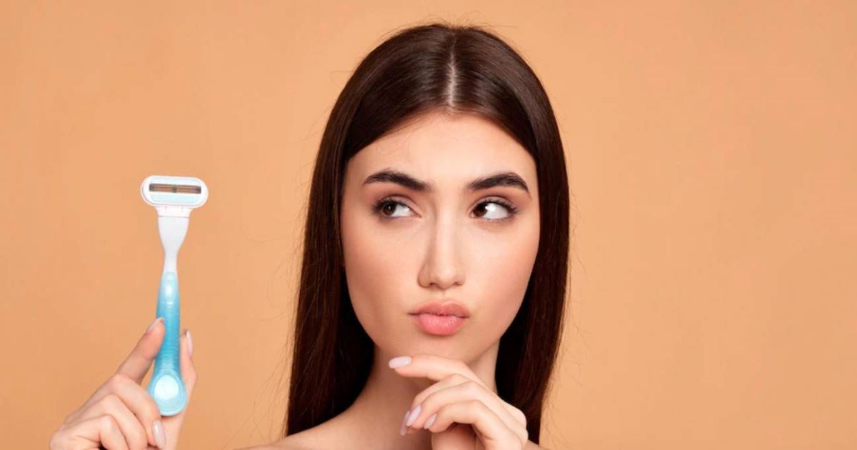 هل أزيل الشعر من الوجه بالشفرة؟