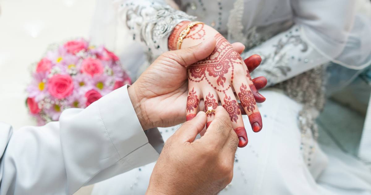 أجمل عبارات تهنئة صديقتك بالخطوبة