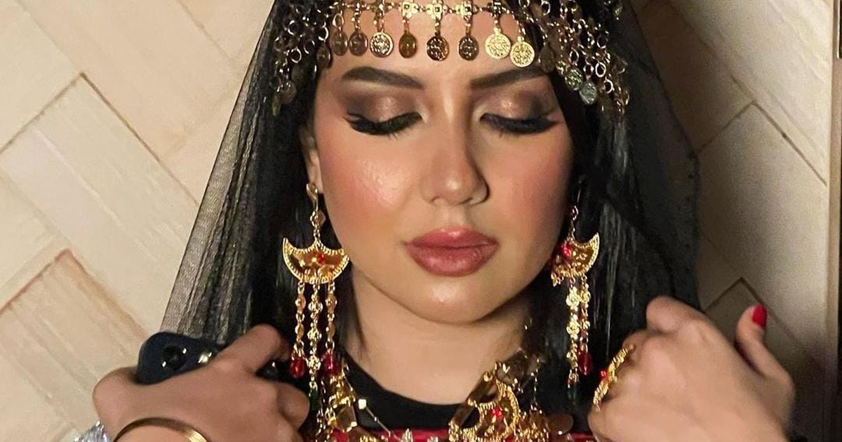 أشهر ستايلات المجوهرات الشعبية التي ستضفي بريقًا لإطلالتك في يوم التأسيس