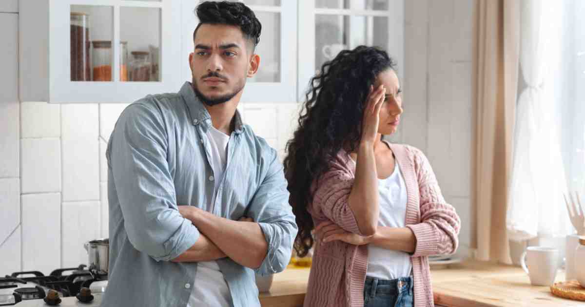 علامات عدم رغبة الزوج في زوجته