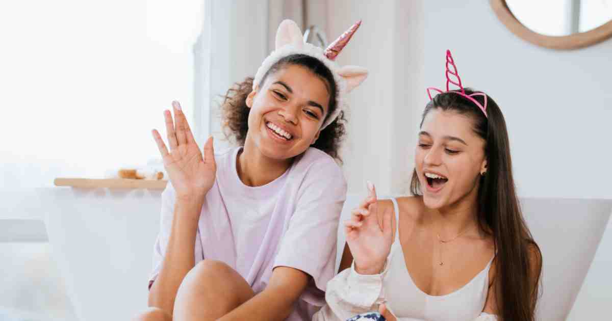 تهنئة الصديقة بعيد الميلاد