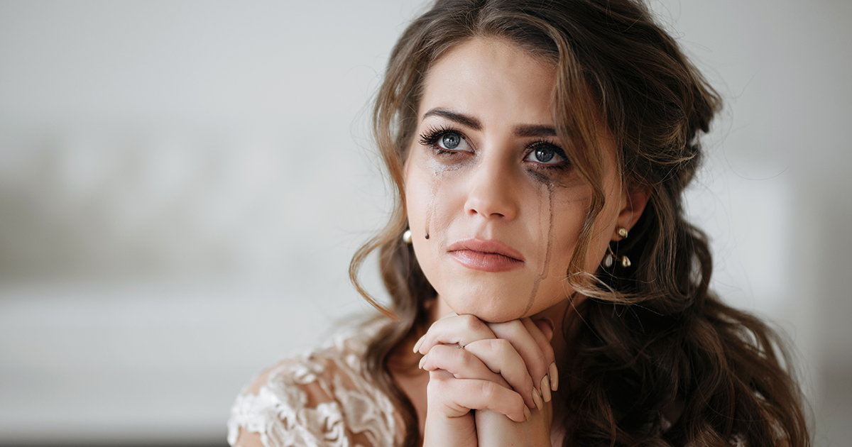 لماذا تضعف المرأة أمام حبيبها الخائن والذي يعذبها؟