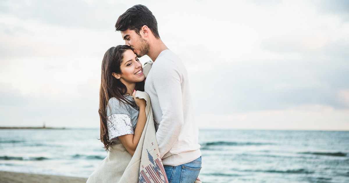 أجمل عبارات غزل بالجمال وبسحر الشريك