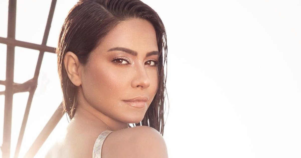 شيرين عن إليسا: "بحسها واخدة شيكات على الناس لما بتغني"