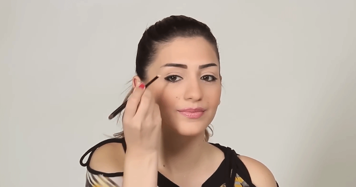 بالفيديو، طريقة رسم الحواجب