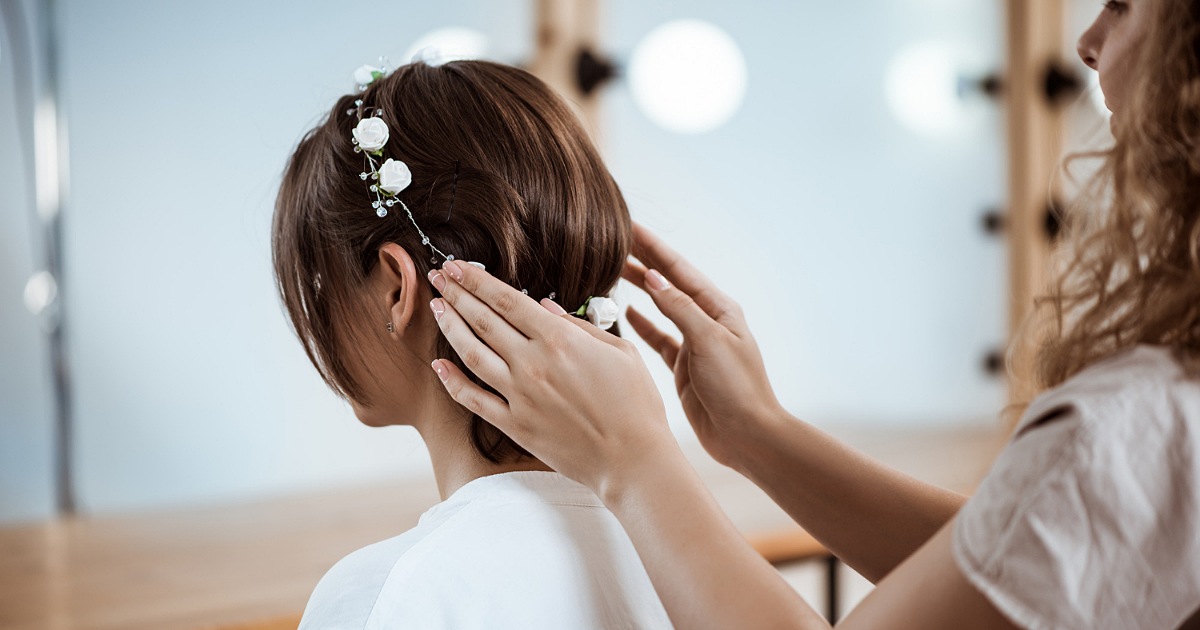 أفكار تسريحات عروس للوجه النحيف