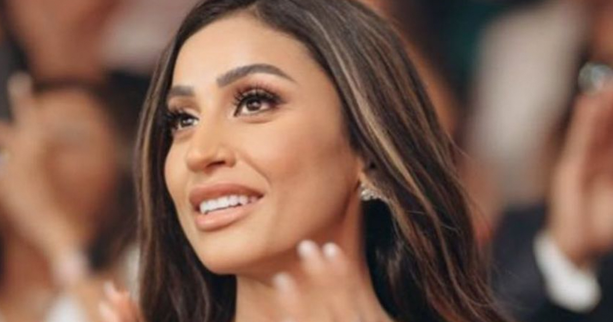 تشبيه دينا الشربيني بمايا دياب في أحدث صورة لها