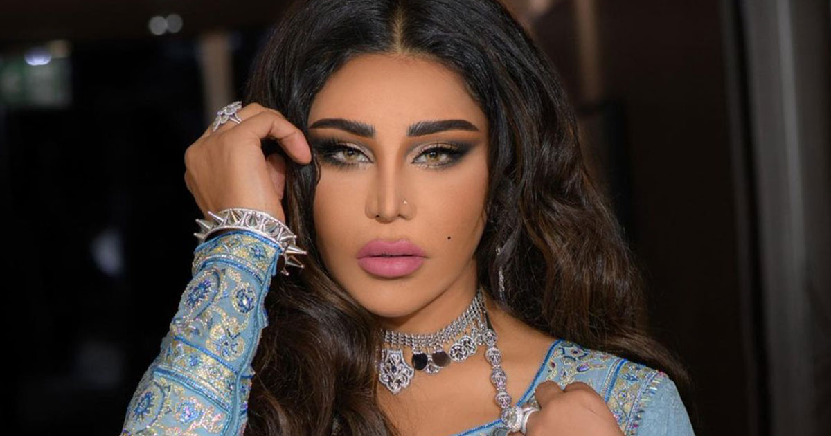 تطبيق مكياج عيون سموكي