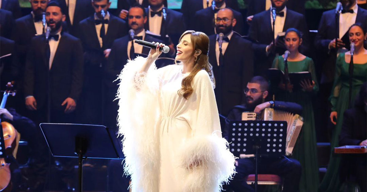 بالفيديو عبير نعمة تعلن طلاقها على خشبة المسرح