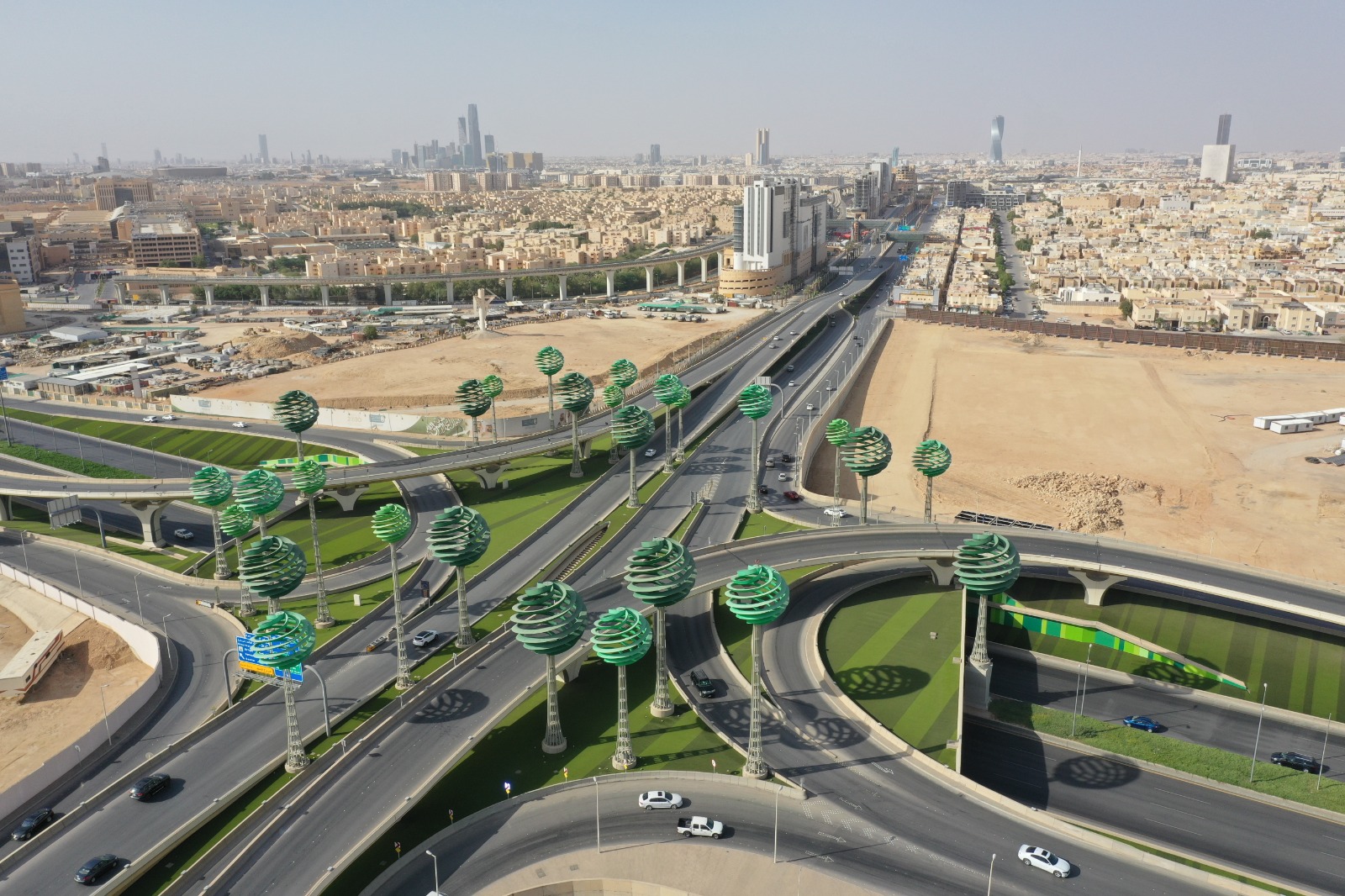 السعودية تحدد 4 شروط لإقامة 10 سنين للوافدين بدون كفيل أو ترحيل