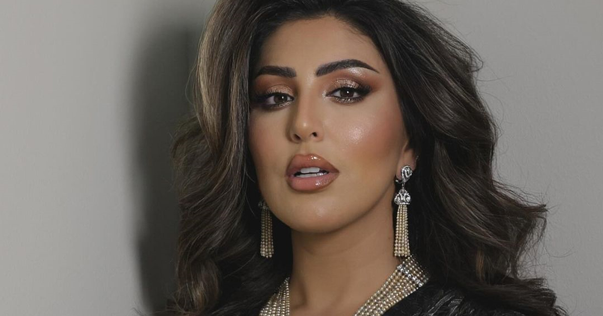 دانة الطويرش تظهر في برنامجها بفستان من زارا بسعر سيصدمكم!