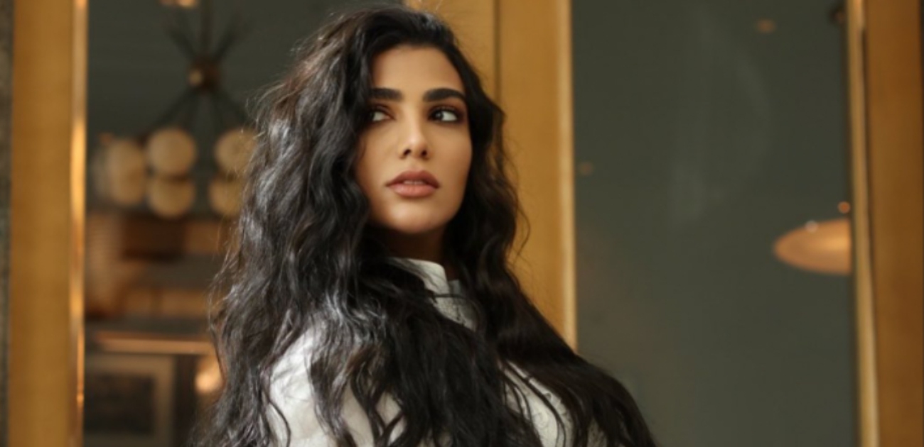 ريم سامي تحتفل بخطوبتها وسعر فستانها حديث السوشال ميديا