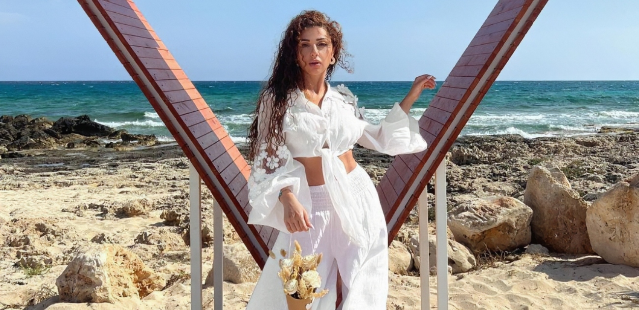 هجوم ناقد الموضة ايلي حنا على فستان ميريام فارس في حفل Joy Awards 2024