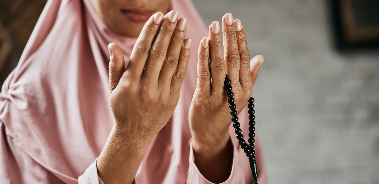 هل يجوز لبس الحذاء في العمرة للنساء