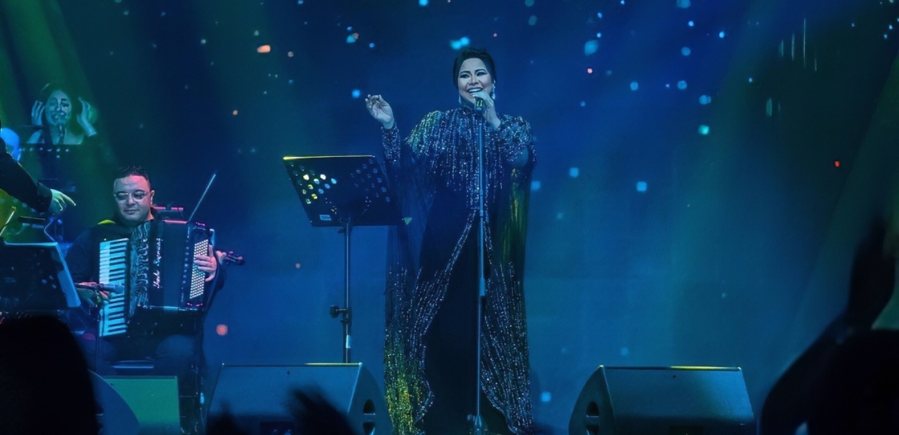 شيرين ترد بالفيديو على أحد المعجبين بطريقة عفوية بعد تشبيهها بنانسي عجرم