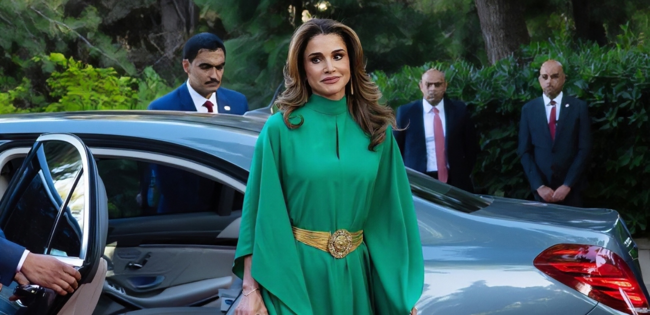 ازياء الملكة رانيا: أناقة طاغية ألهمت نساء العالم