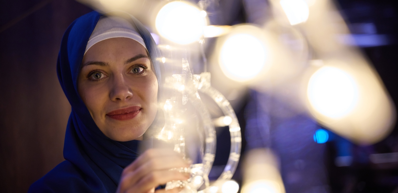 هل أحمر الشفاه يفطّر في رمضان؟