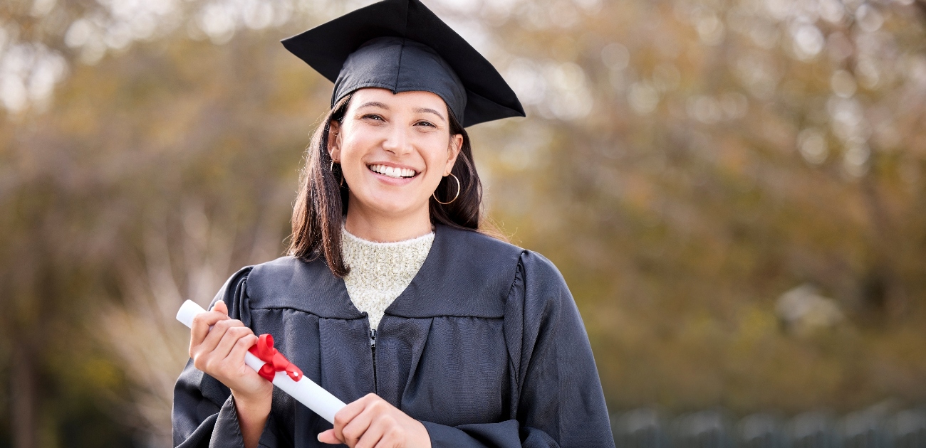 مباركة بالتخرج من الجامعه