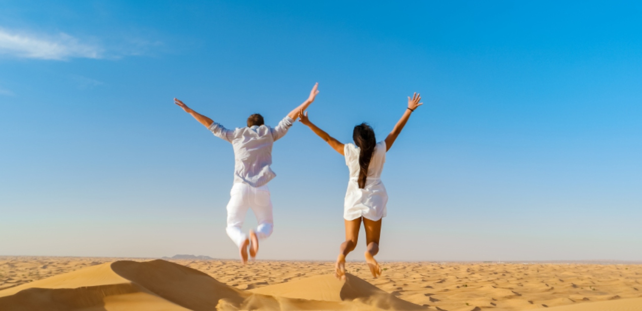 علامات تدل على أنكِ والشريك صديقان حميمان لكنكما تفتقدان الحب والرومانسية