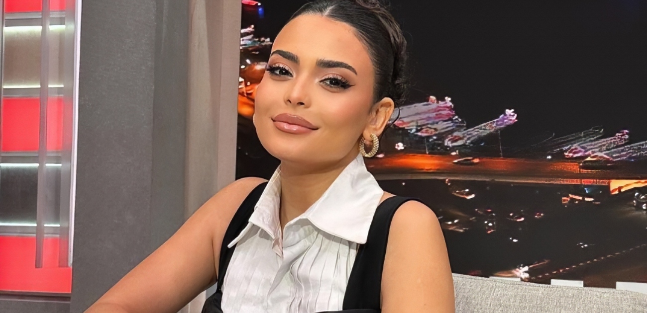 أسماء جلال قبل التجميل ومرتدية الحجاب