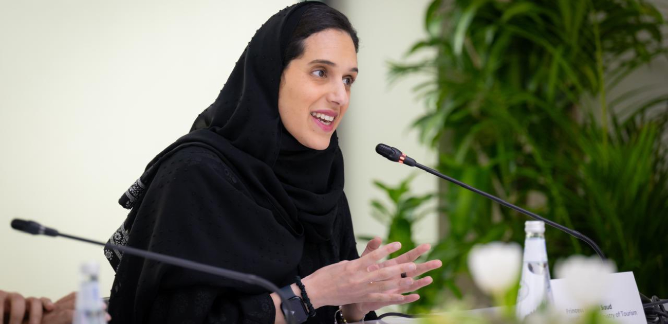 الأميرة هيفاء بنت محمد آل سعود تُلغي شرطًا وزاريًا خلال جلسة حوارية!