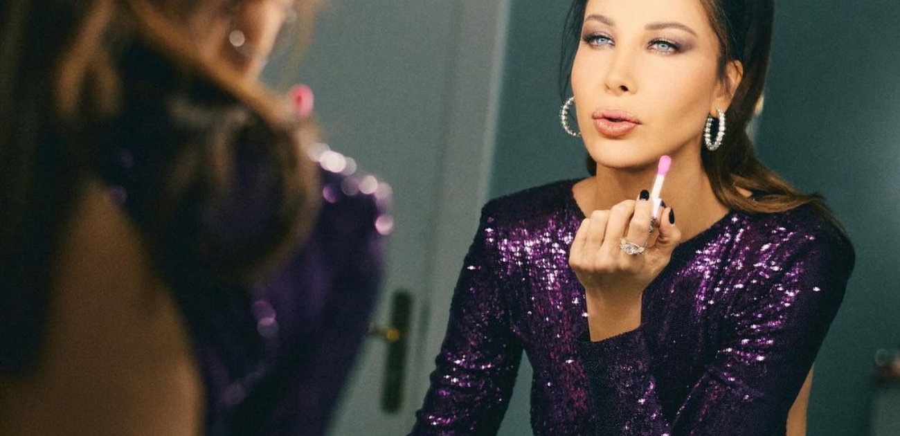 نانسي عجرم بإطلالة الميتالك- الصورة من انستغرام نانسي عجرم الرسمي nancyajram