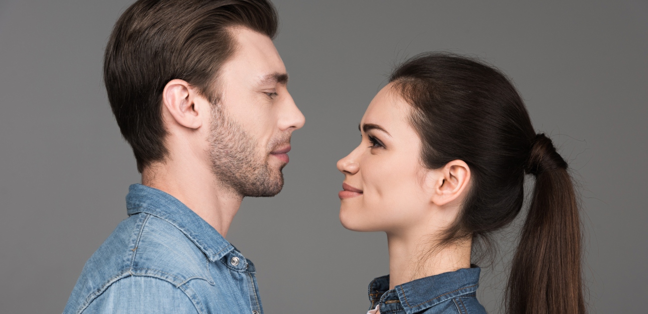 كيف أجعل شخص يحبني بالنظرات وينجذب لي؟