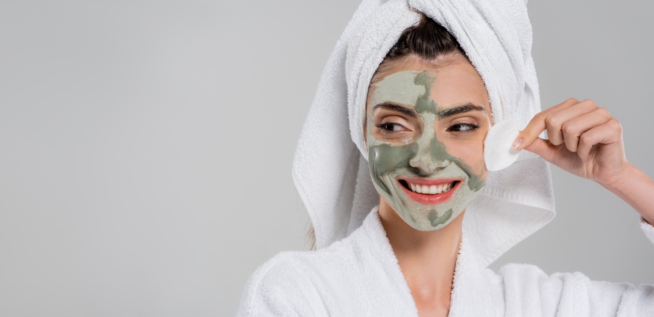 ماسك لنضارة البشرة الدهنية حضريه في المنزل بخطوات سهلة