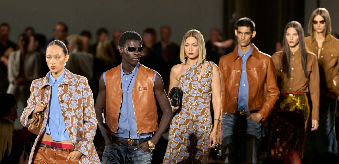احتفال استثنائي بالموضة في اليومين الرابع والخامس من أسبوع ميلانو- الصورة من انستغرام علامة Versace ألرسمي