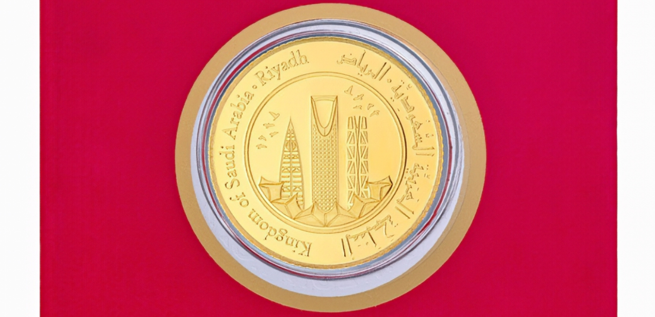 "لازوردي" تحتفل بطريقتها في اليوم الوطني السعودي بعملات ذهبية حصرية