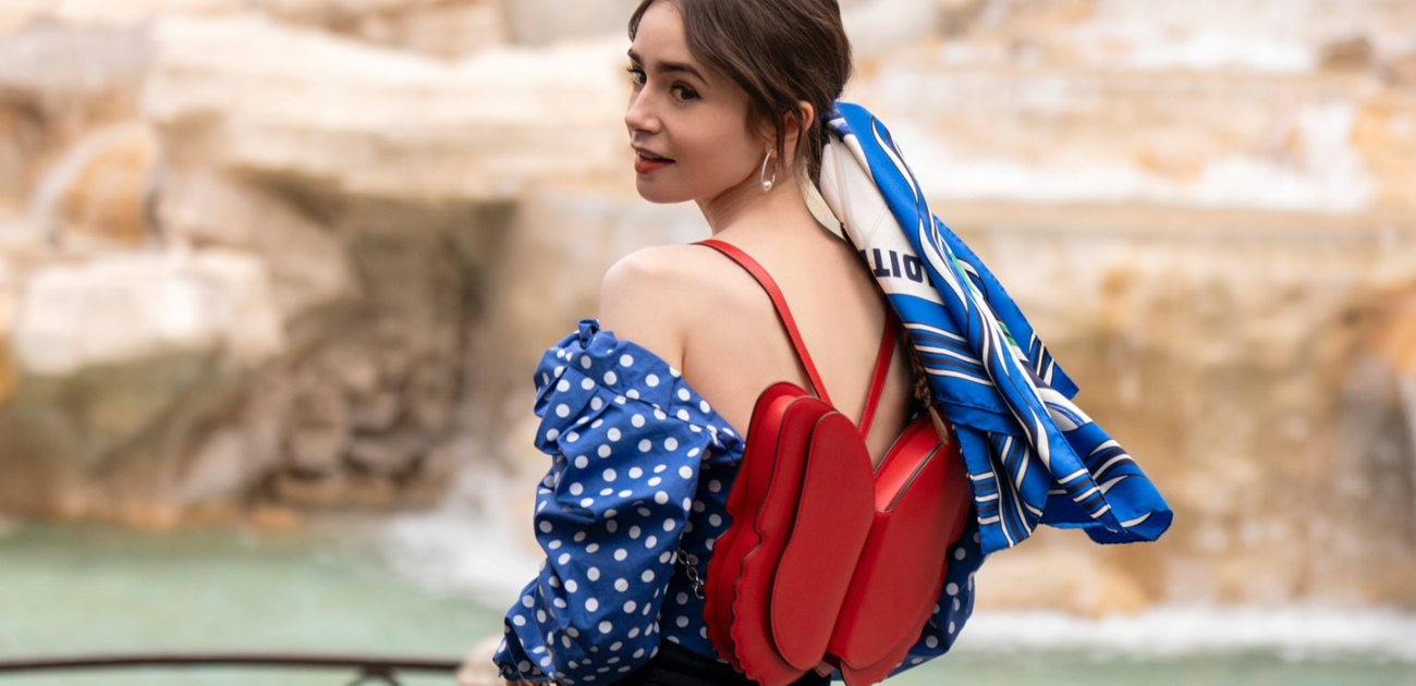 أسعار حقائب مسلسل Emily in Paris الفخمة تتصدر المشهد في موسمه الجديد- مصدر الصورة انستغرام Emily In Paris الرسمي