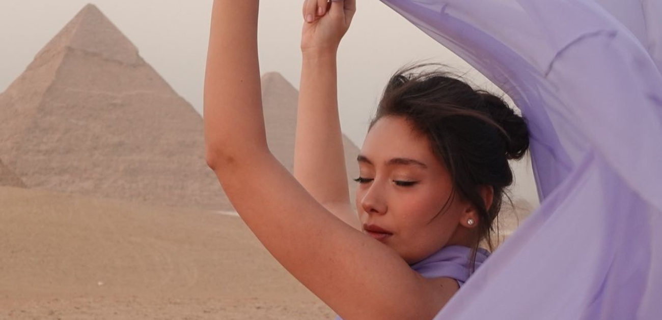 نسليهان أتاغول تستذكر عبد الحليم حافظ خلال رحلتها إلى مصر