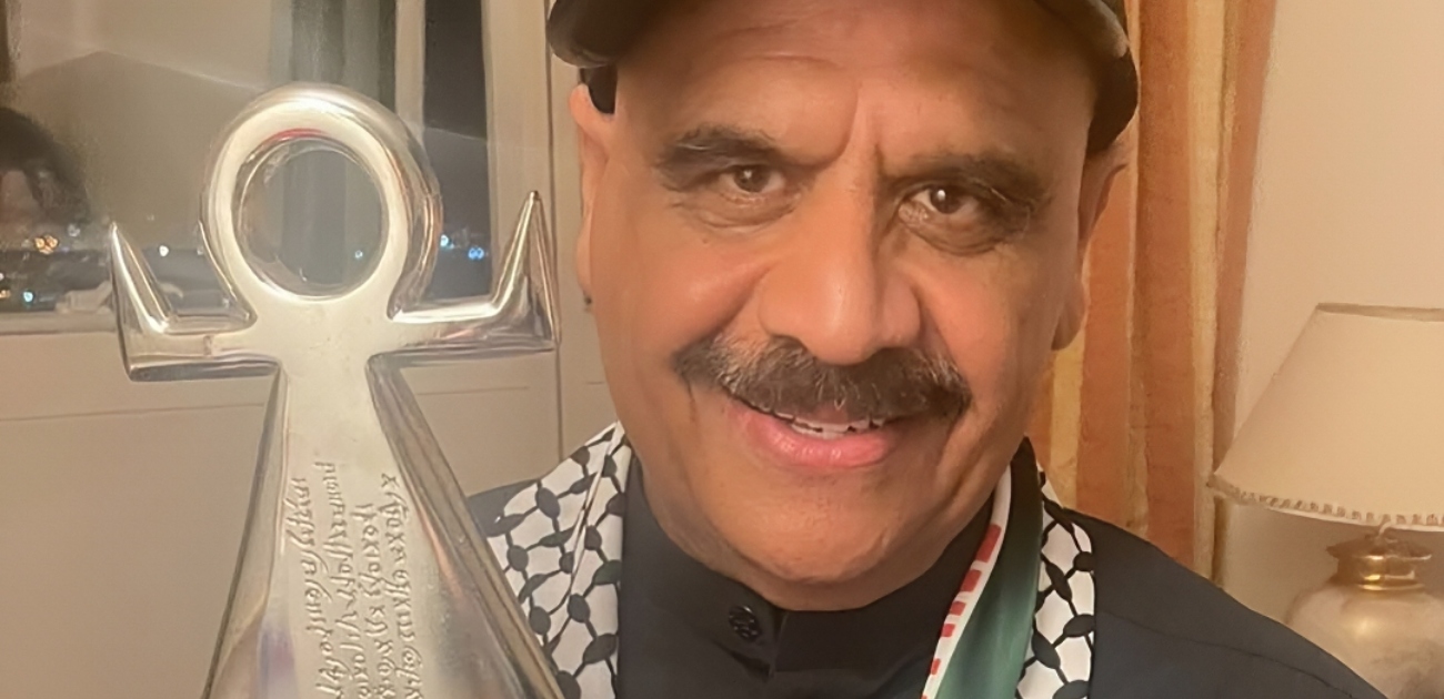 بعد سحب جنسيته الكويتية: داوود حسين يودع أصدقائه ويغادر إلى دولة خليجية
