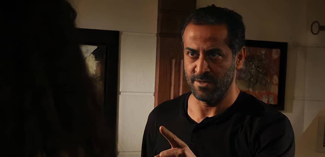 ابنة عبد المنعم عمايري تدافع عنه بعد تعرضه للضرب في سوريا
