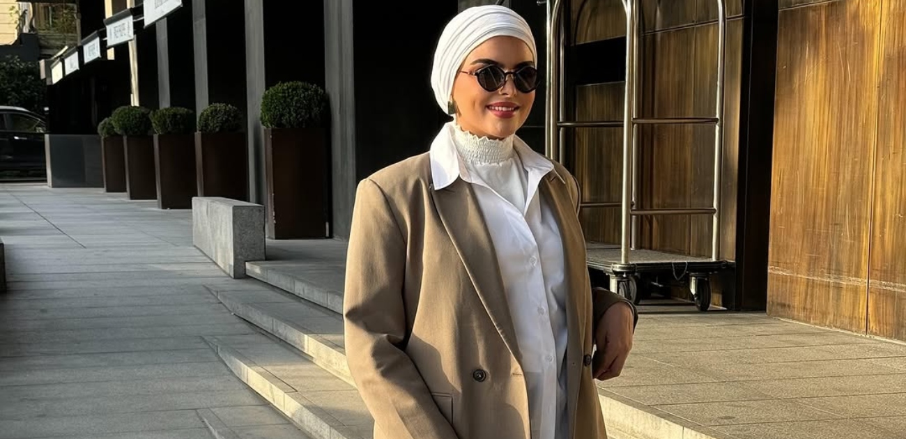الظهور الأول لوالدة سارة الودعاني مع حفيدتها