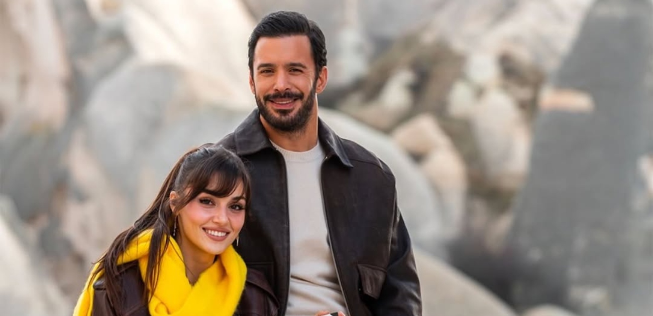 صورة عفوية بين هاندا أرتشيل وباريش أدوتش من كواليس "تذكر الحب"