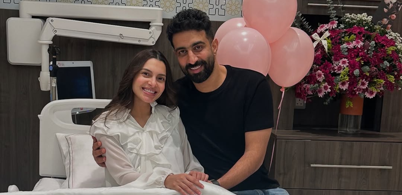 كارمن سليمان تفاجئ متابعيها بإعلان ولادتها لتوأم بنات